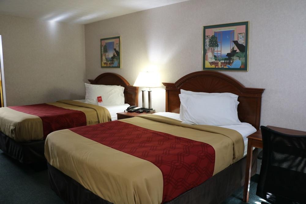 Red Roof Inn Walton - Richwood Экстерьер фото