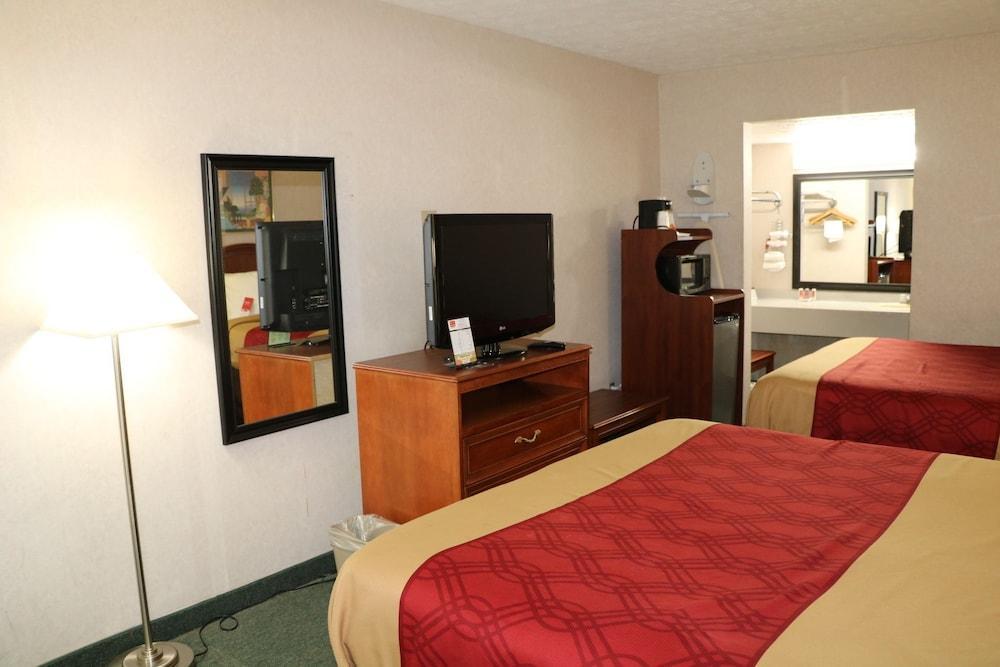 Red Roof Inn Walton - Richwood Экстерьер фото