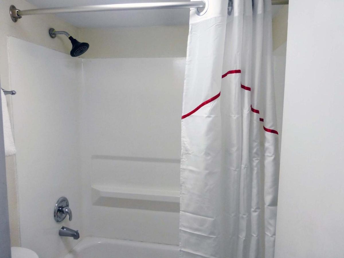 Red Roof Inn Walton - Richwood Экстерьер фото
