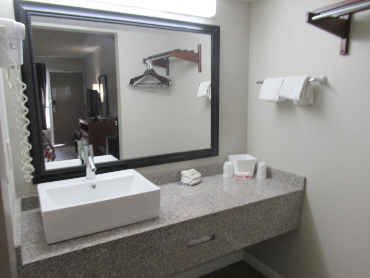 Red Roof Inn Walton - Richwood Экстерьер фото