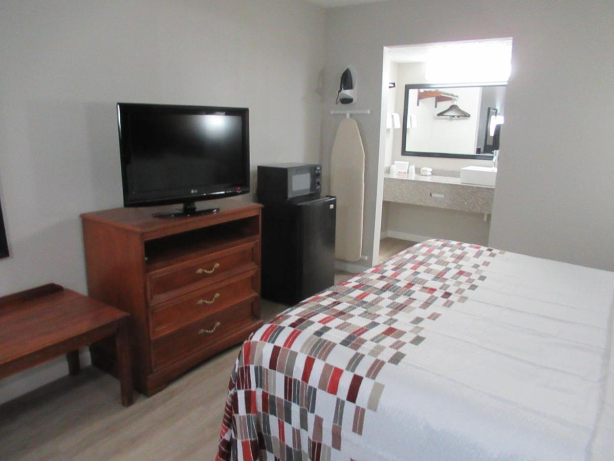Red Roof Inn Walton - Richwood Экстерьер фото