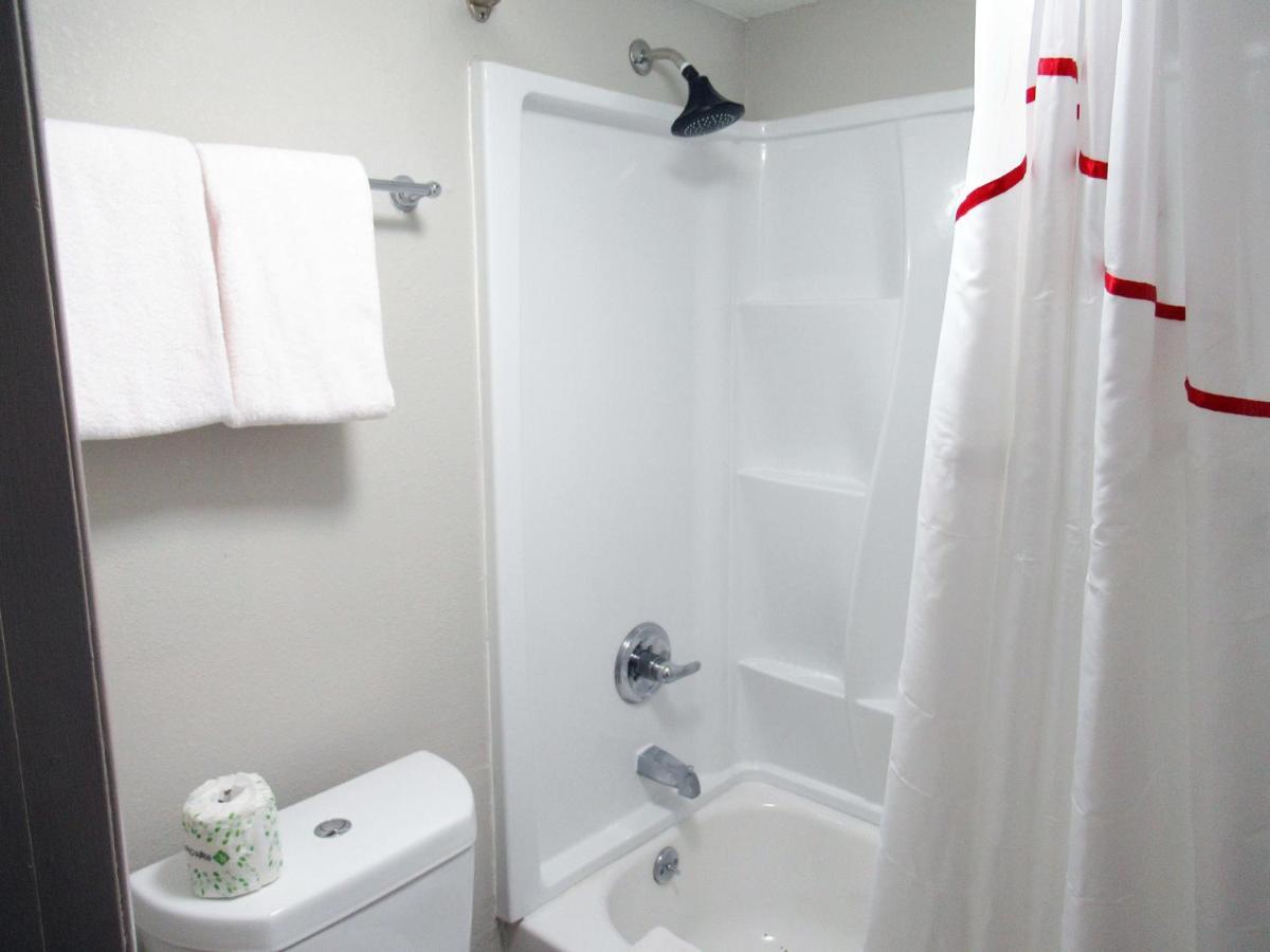 Red Roof Inn Walton - Richwood Экстерьер фото
