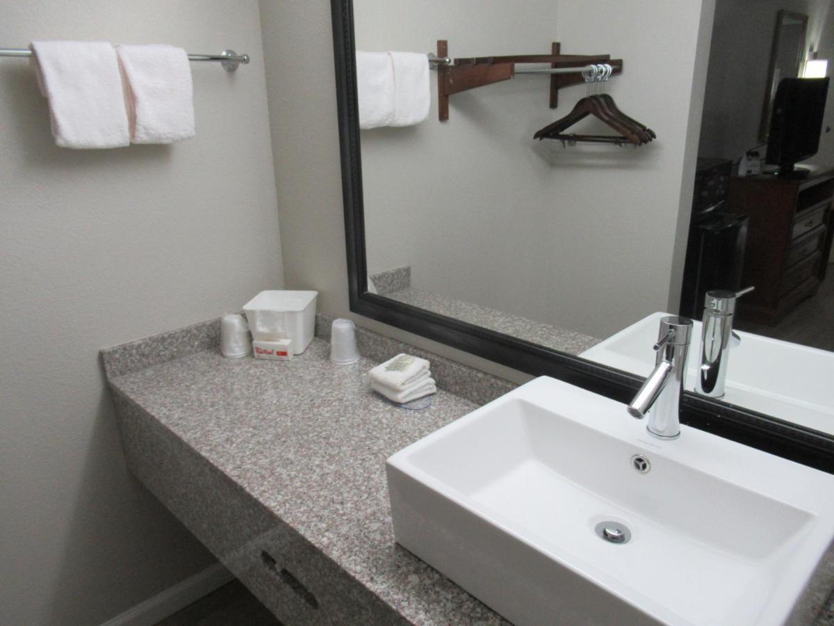 Red Roof Inn Walton - Richwood Экстерьер фото