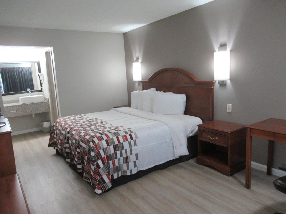 Red Roof Inn Walton - Richwood Экстерьер фото