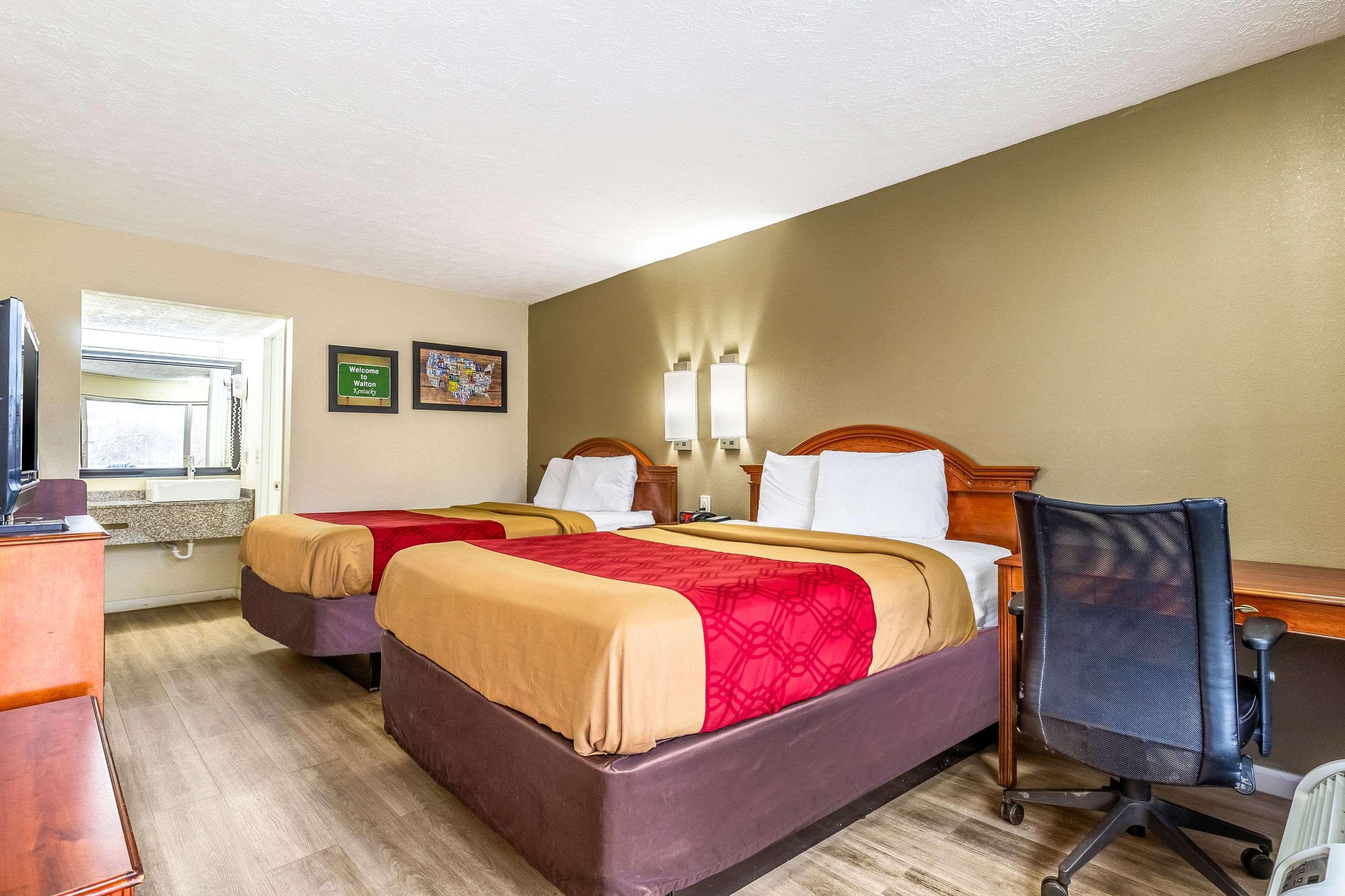 Red Roof Inn Walton - Richwood Экстерьер фото