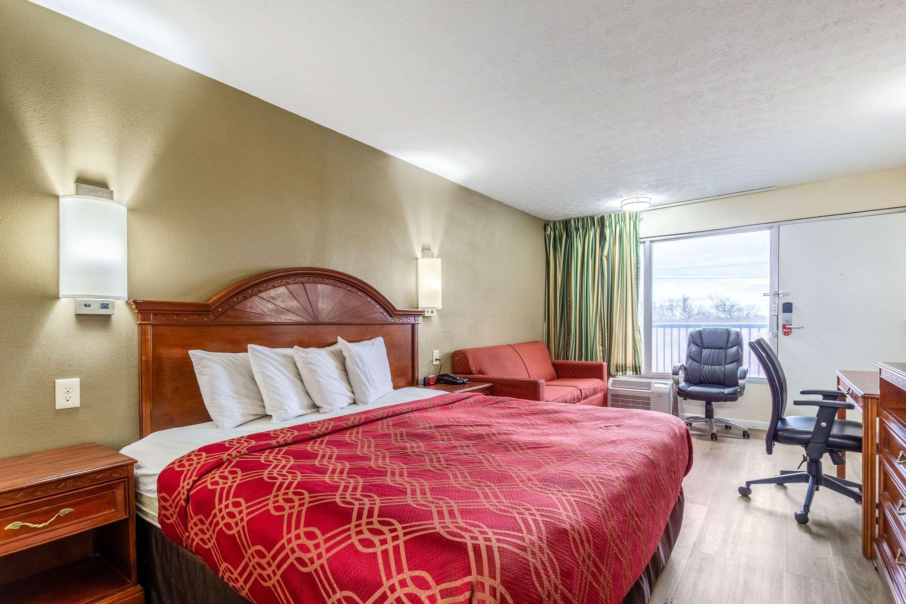 Red Roof Inn Walton - Richwood Экстерьер фото