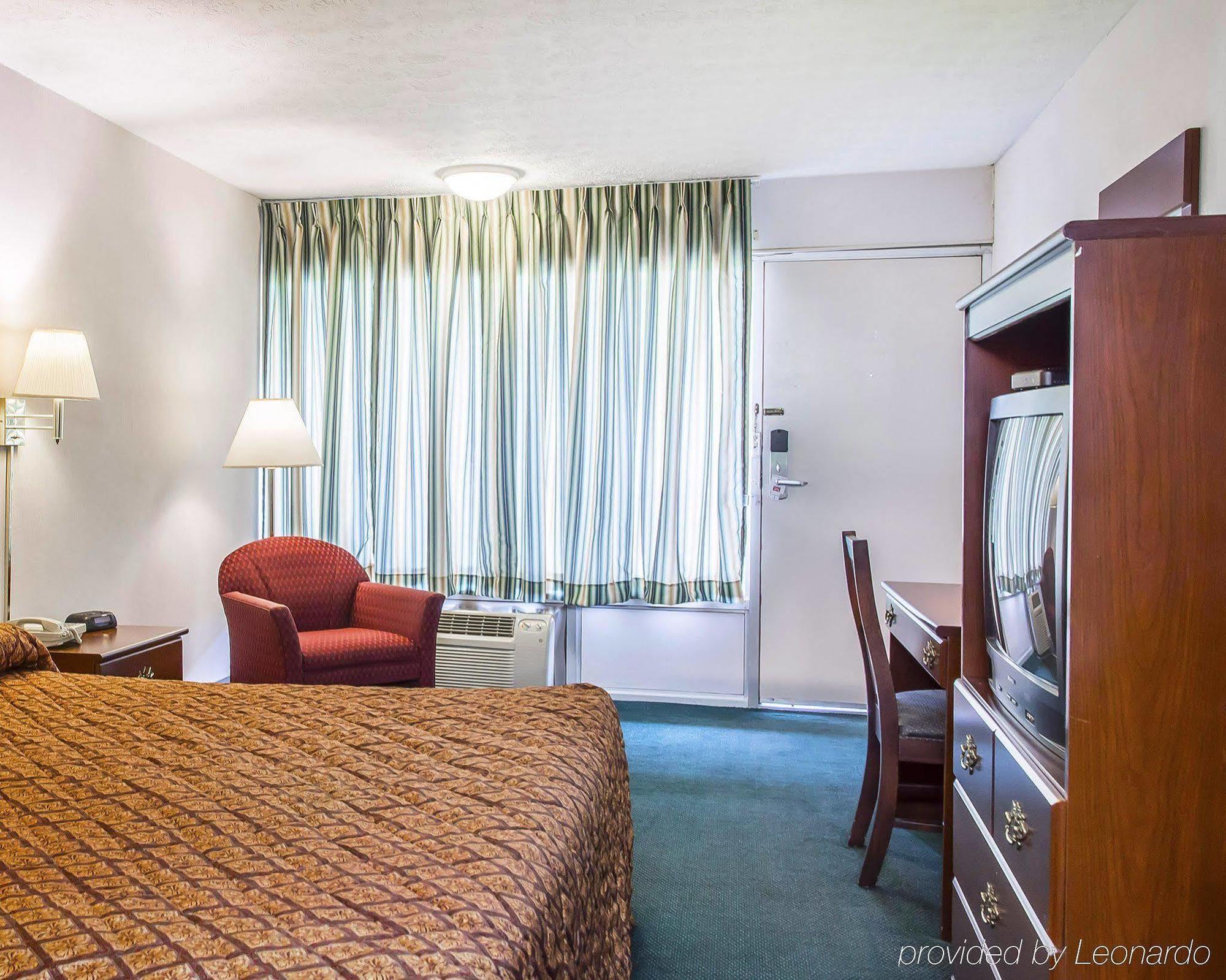 Red Roof Inn Walton - Richwood Экстерьер фото